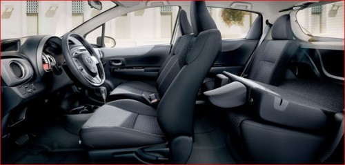 2013-toyota-yaris-hatchback-interior