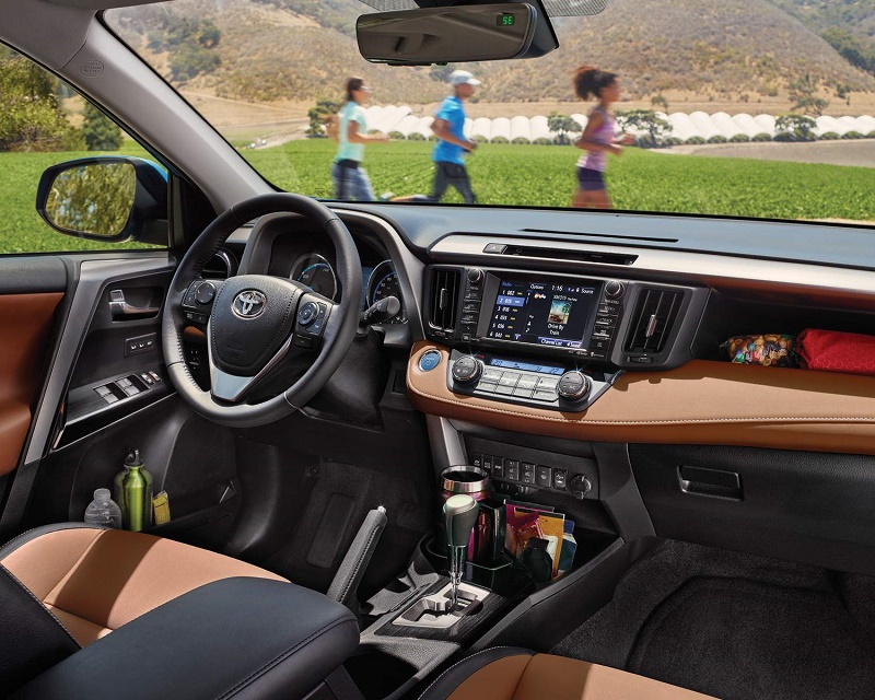 2017-toyota-rav4-interior-dashboard