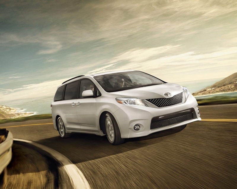 2017-toyota-sienna-exterior-front-end